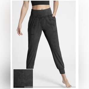 NWOT Athleta Salutation Jogger
